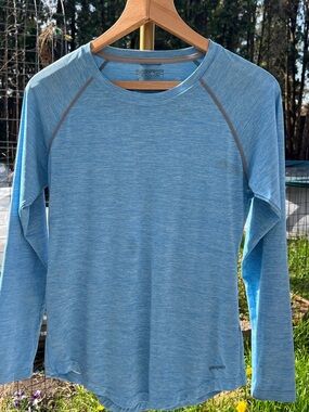 Patagonia Women's Tropic Comfort Crew, Active Wear Size Small